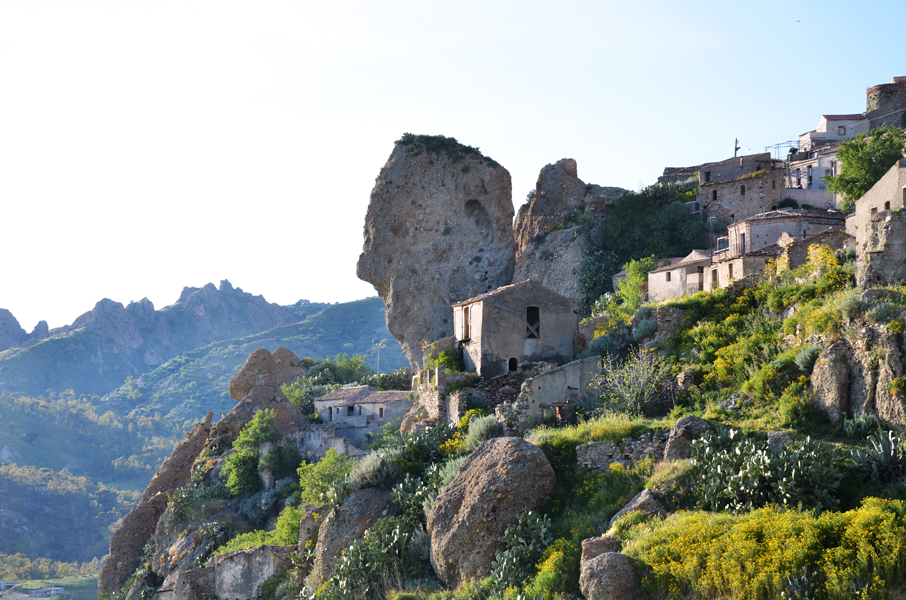 Pentedattilo - Tour - Visita guidata - Escursioni- Guide Turistiche Associate Calabria - Italy
