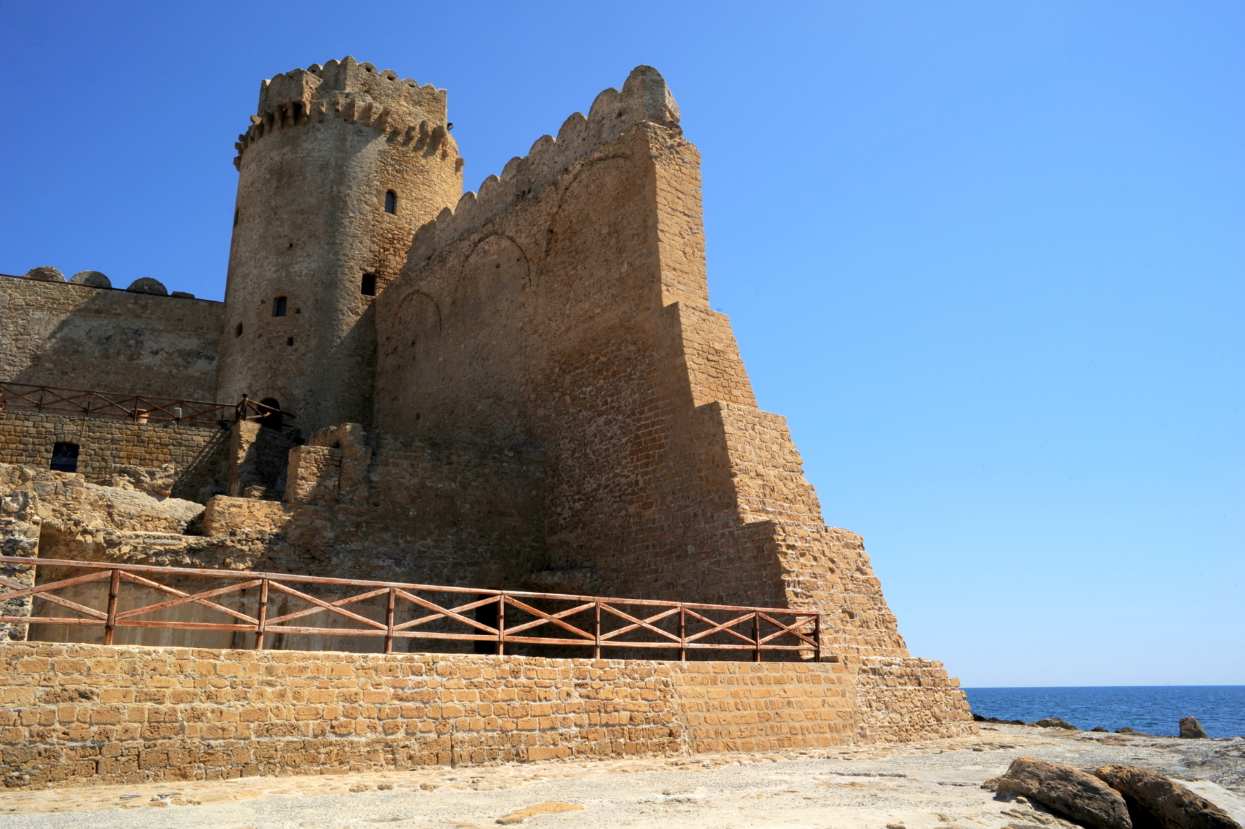Le Castella - Tour - Visita guidata - Escursioni - Guide Turistiche Associate Calabria - Italy